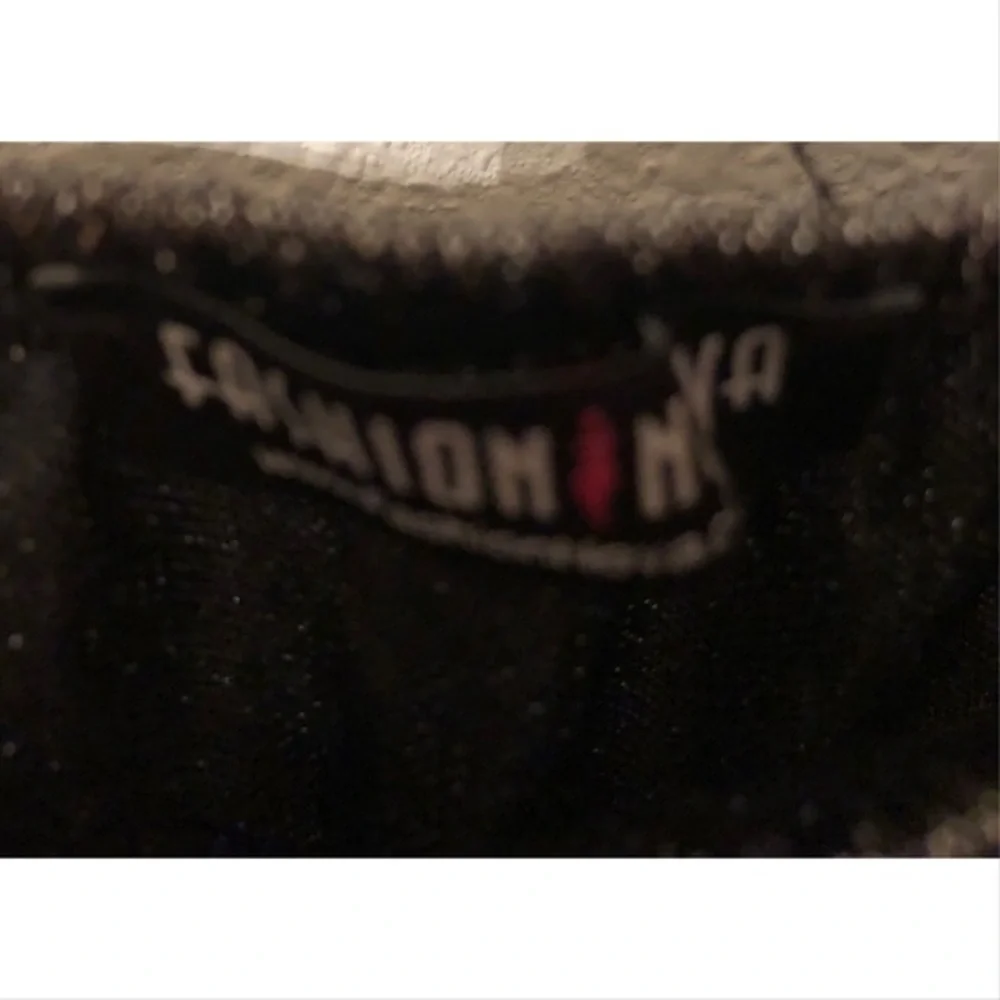 Fashion Nova metallic off the shoulder crop top nwot - Picture 4 of 5